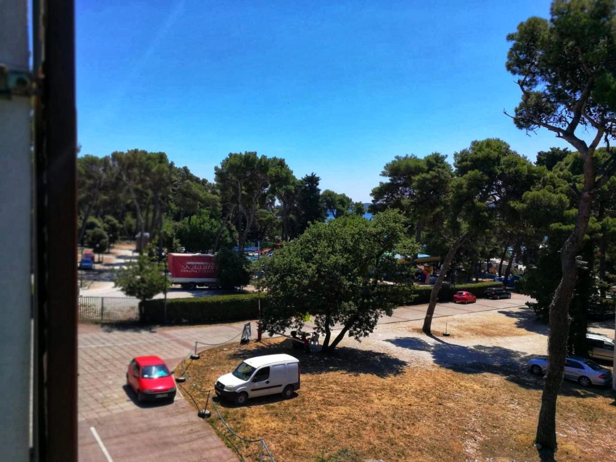 Apartmani Leon Biograd Na Moru Exteriör bild