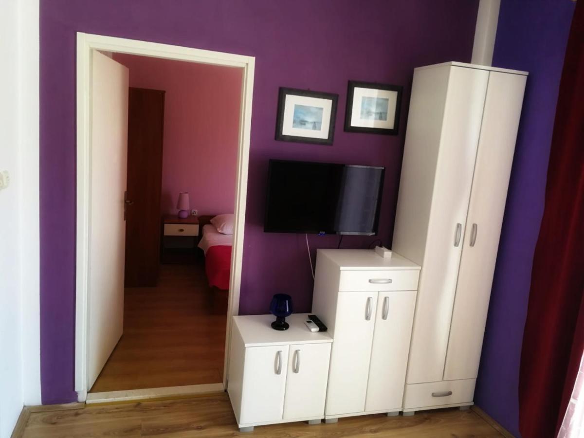 Apartmani Leon Biograd Na Moru Exteriör bild