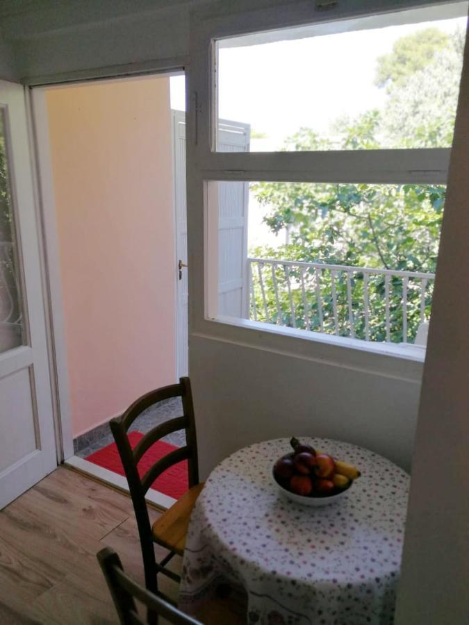 Apartmani Leon Biograd Na Moru Exteriör bild