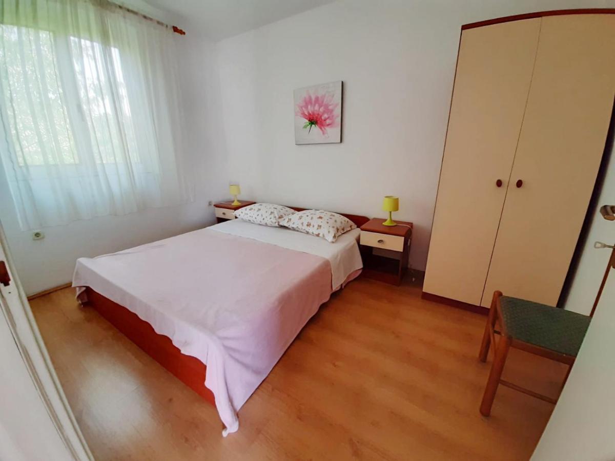 Apartmani Leon Biograd Na Moru Exteriör bild
