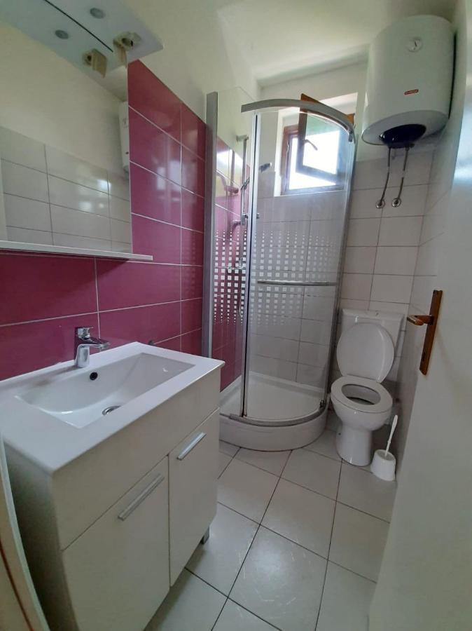 Apartmani Leon Biograd Na Moru Exteriör bild