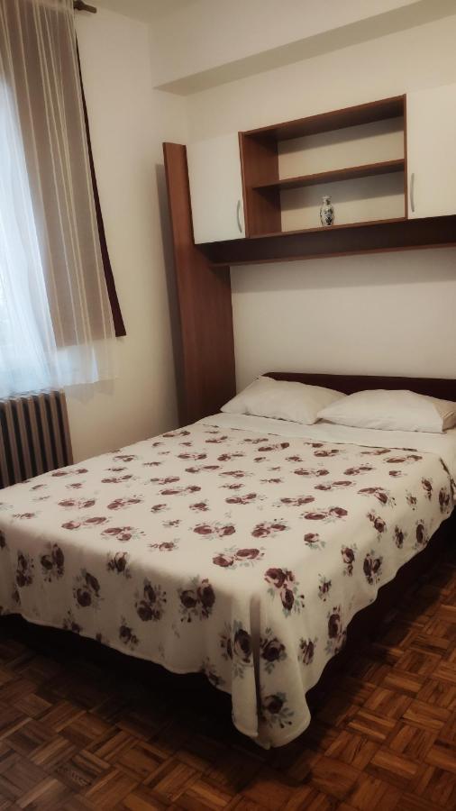 Apartmani Leon Biograd Na Moru Exteriör bild
