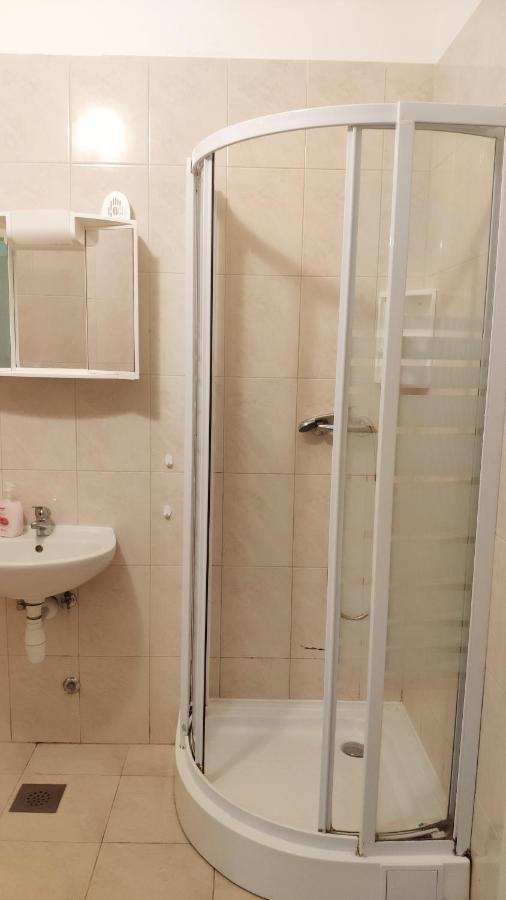 Apartmani Leon Biograd Na Moru Exteriör bild