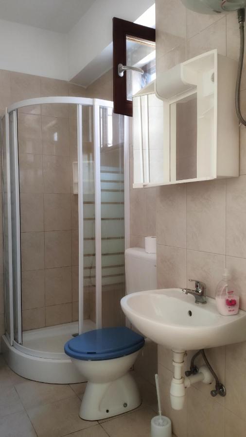 Apartmani Leon Biograd Na Moru Exteriör bild