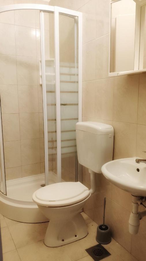 Apartmani Leon Biograd Na Moru Exteriör bild