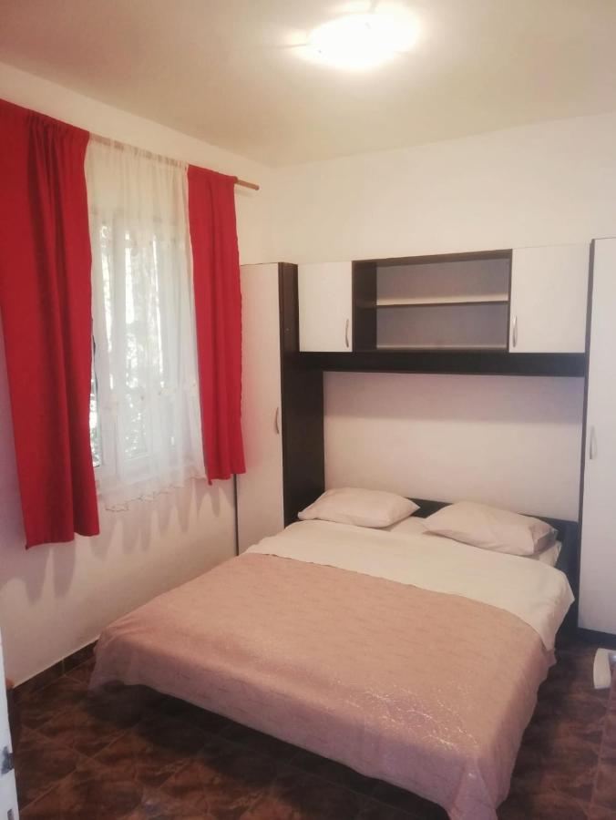 Apartmani Leon Biograd Na Moru Exteriör bild