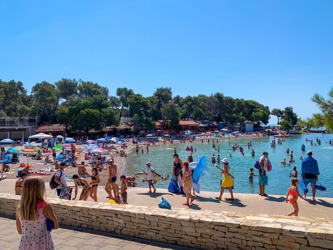 Apartmani Leon Biograd Na Moru Exteriör bild
