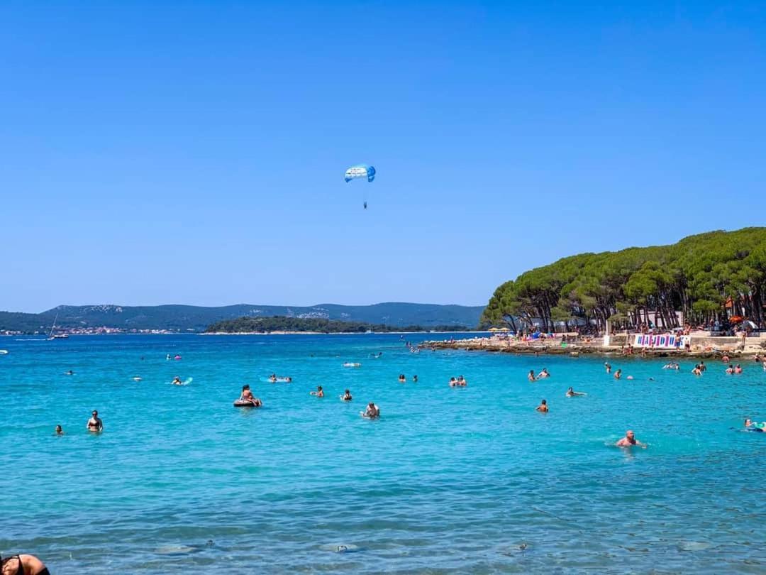 Apartmani Leon Biograd Na Moru Exteriör bild