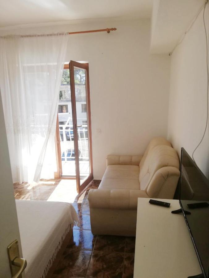 Apartmani Leon Biograd Na Moru Exteriör bild