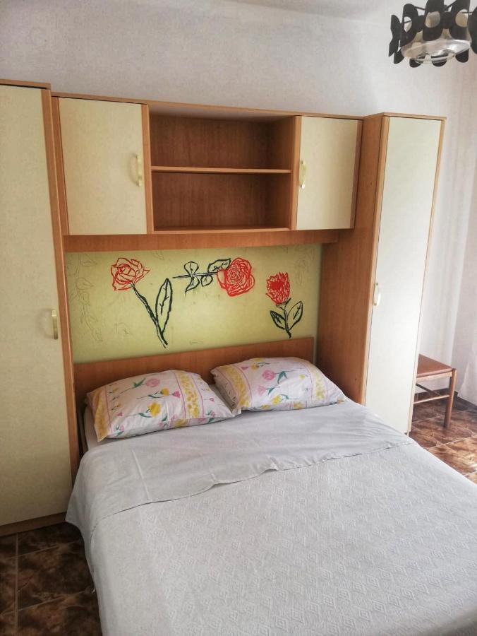 Apartmani Leon Biograd Na Moru Exteriör bild