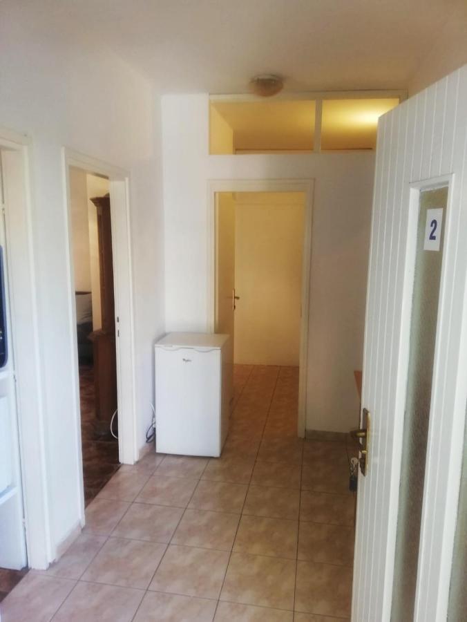 Apartmani Leon Biograd Na Moru Exteriör bild